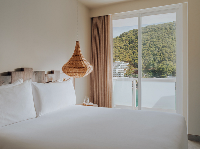 hyde-ibiza-mondrian-ibiza