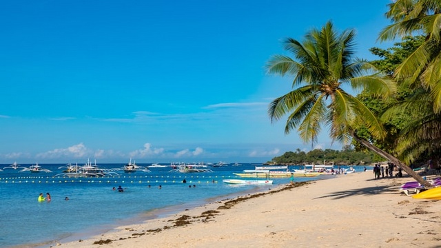 Alona Beach