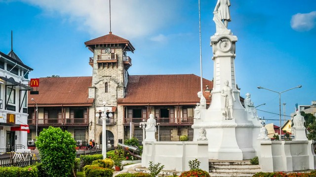 Ayuntamiento de Zamboanga y parque Rizal