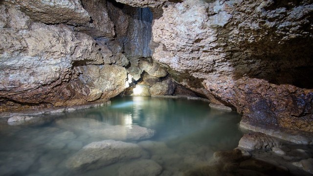 Cantabon Cave