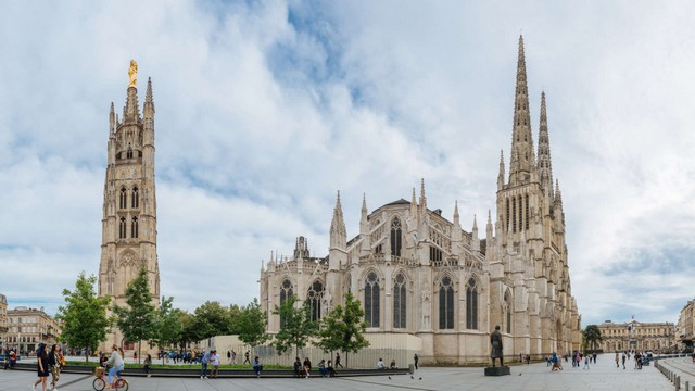 Catedral de Saint-André de Burdeos y Torre Pey-Berland