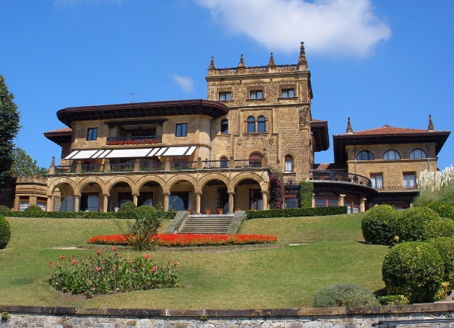 Paseo de las grandes villas