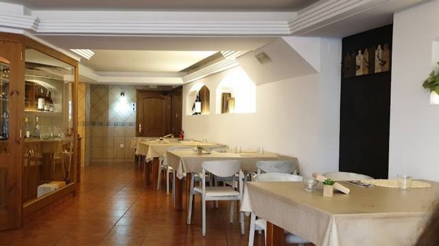 Gustus Restaurant