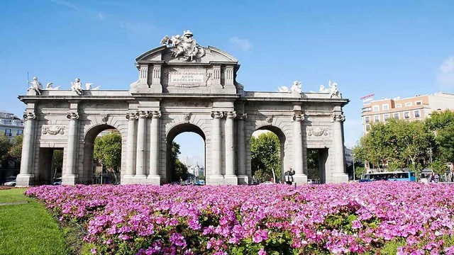 La Puerta de Alcalá y el Palacio de Cibeles