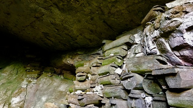 Lumiang Burial Cave