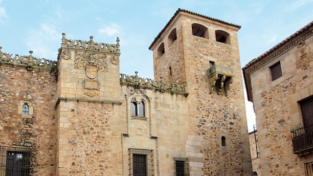 Palacio de los golfines de Abajo