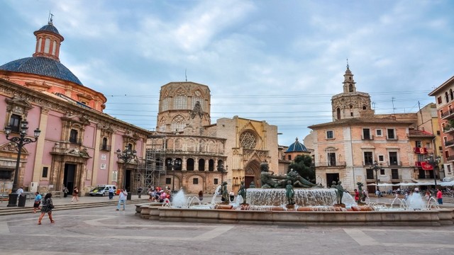 Plaza de la Virgen