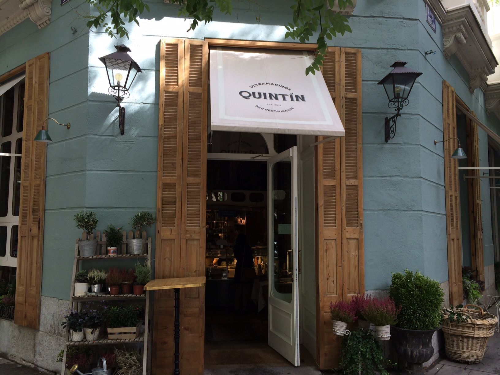 QUINTIN EL PARAGUAS MADRID EDDKMAGAZINE