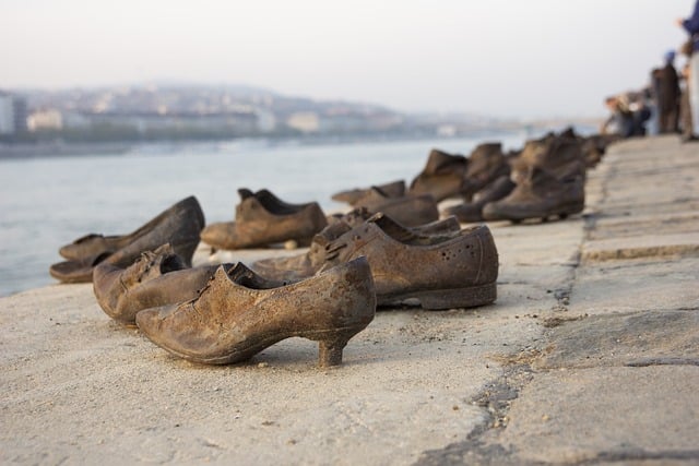 monumento de los zapatos