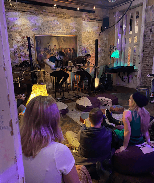 fiesta en budapest nocturno